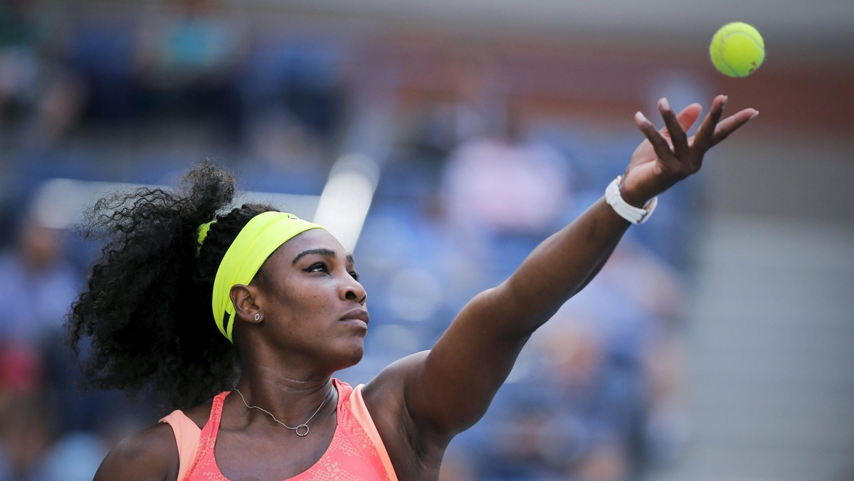 Amerykańska mistrzyni nie zamierza opuszczać pierwszego miejsca w światowym rankingu. Serena Williams, mimo że w tym roku skończy 35 lat właśnie pobiła kolejne historyczne osiągnięcie. W najnowszej klasyfikacji WTA po raz 157. z rzędu zajmuje pierwsze miejsce. Tym samym wyprzedziła Martinę Navratilovą i jest coraz bliżej najlepszego wyniku w historii, który należy do Steffi Graf.
