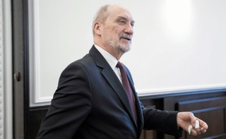 Macierewicz: W tym roku do polskiej armii trafi 16 śmigłowców