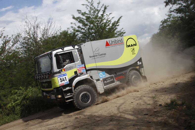 Rajd Dakar 2011: awans Hołowczyca (2.etap, wyniki, fot. Willy Weyens)