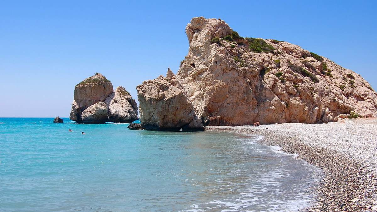 Mimo kryzysu w strefie euro branża turystyczna na Cyprze wciąż się rozwija: w 2011 r. kraj ten odwiedziło 2,4 mln gości, czyli 10 proc. więcej niż w ub. roku. Na Cypr lata też coraz więcej Polaków: ich liczba wzrosła o jedną czwartą w porównaniu z 2010 rokiem.