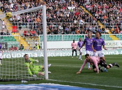 Boruc puścił dwie bramki. Oceń czy zawinił przy którejś z nich