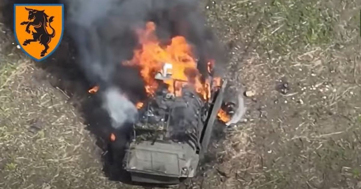 Rosyjski atak zmasakrowany w deszczu ognia. Mocne nagranie z frontu