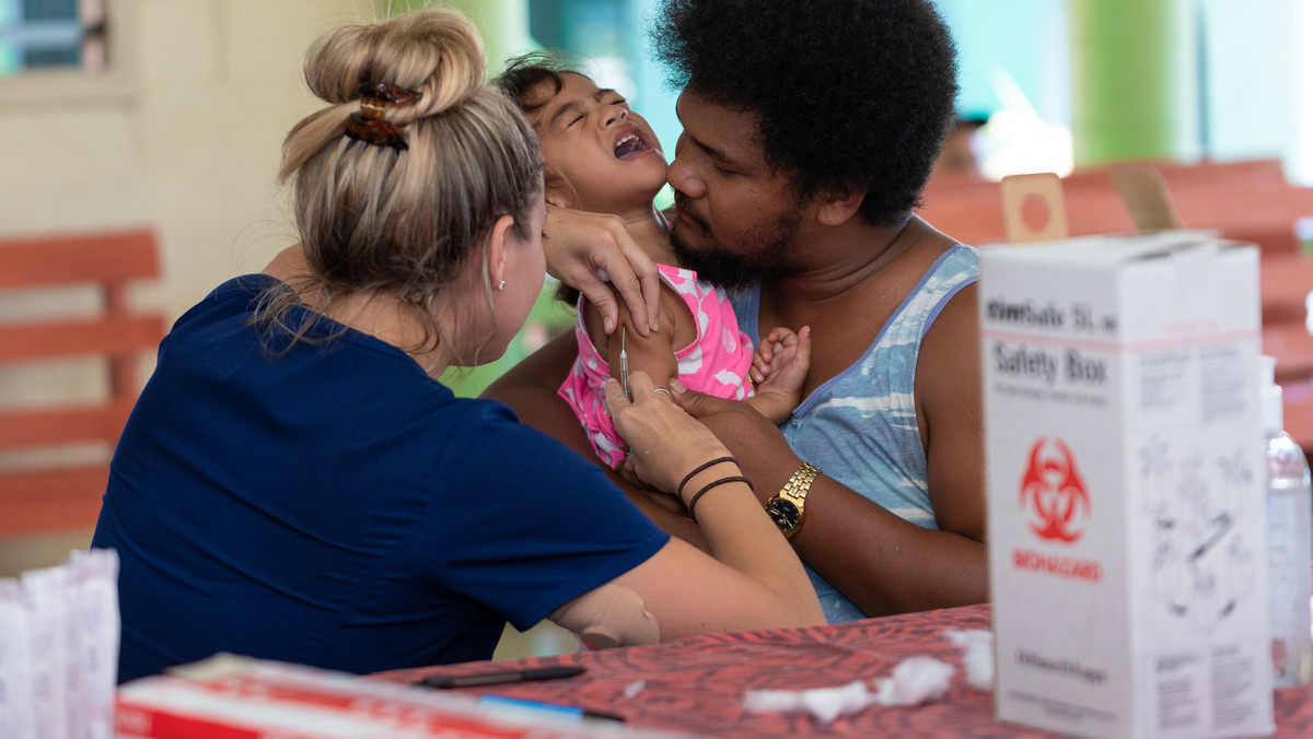 Epidemia odry na Samoa. Nowa Zelandia wysyła trumny dla dzieci