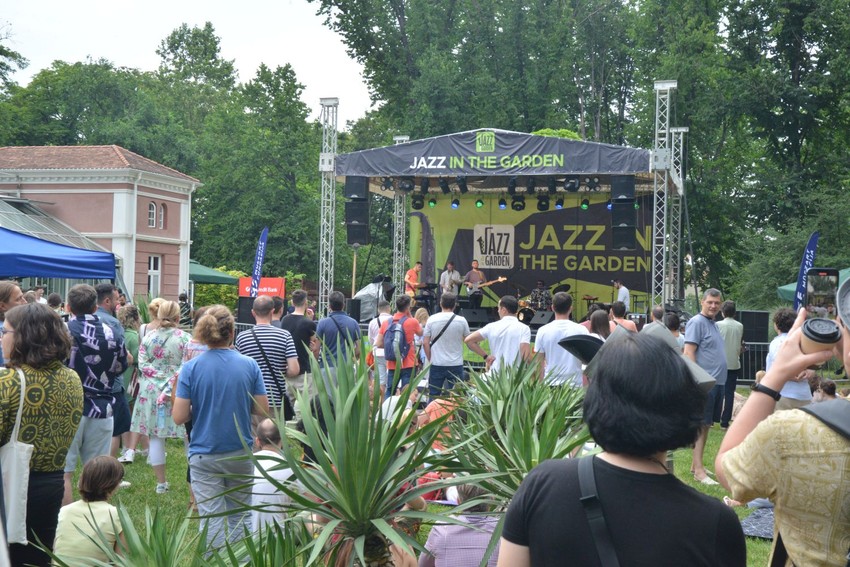 Jazz in the garden