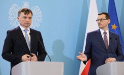 Morawiecki: Dymisja Piebiaka kończy sprawę. Prezydencki minister: Dla mnie nie