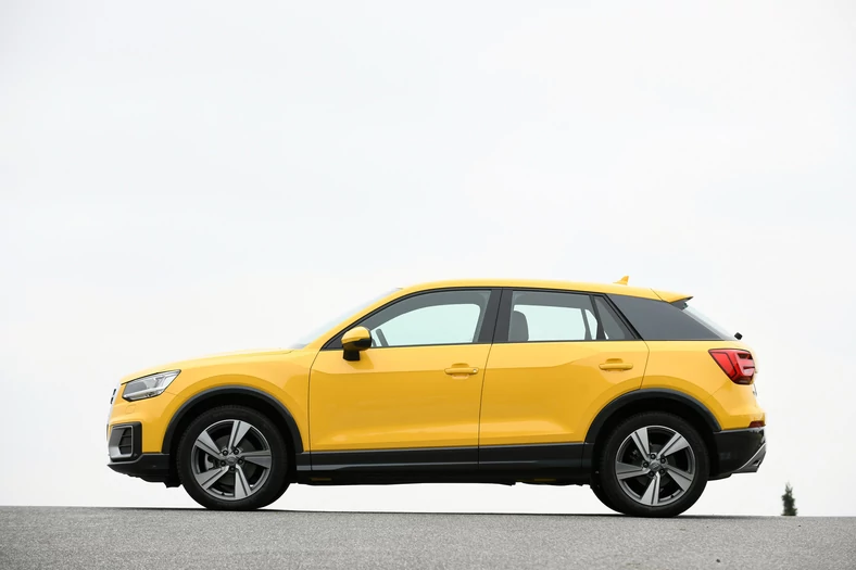 Audi Q2: Najmniejszy model z rodziny „Q” korzysta z rozwiązań technicznych małego A1. Crossover ma 4,19 m długości, jego benzynowe silniki rozwijają moc od 116 KM w 30 TFSI do 300 KM w SQ2. Na rynku od 2016 r. Ceny zaczynają się od 105 000 zł.