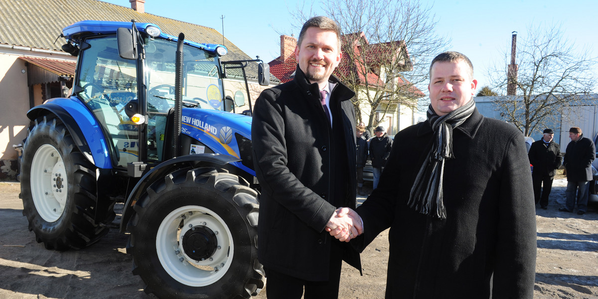 Komornik zabrał mu ciągnik za długi sąsiada z pomocą mu przyszedł New Holland