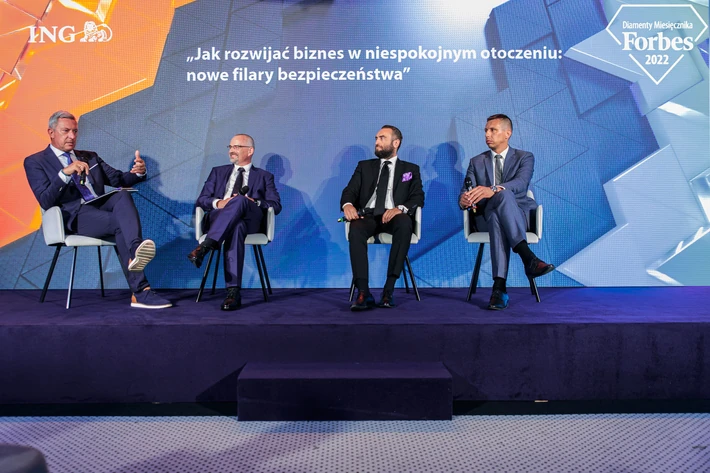 Panel "Jak rozwijać biznes w niespokojnym otoczeniu: nowe filary bezpieczeństwa", w której udział wzięli: Robert Zatorski, Dyrektor Regionalny ds. Korporacyjnych, Region Szczecin, ING Bank Śląski, Robert Kremser, Business Development Director, Dun & Bradstreet Poland, Radosław Hec, Dyrektor Zarządzający, TM Toys. Prowadzący: Paweł Zielewski, Redaktor Naczelny Forbes Polska