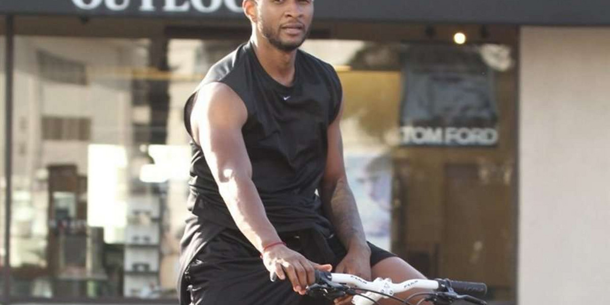 Usher dba o formę