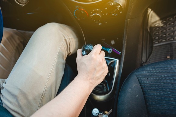 VOZAČI, NE KREĆITE NA PUT BEZ OVIH 5 STVARI!  Ko putuje za Uskrs, ovo mora da zna, a jednu stvar nikao ne skidajte sa automobila