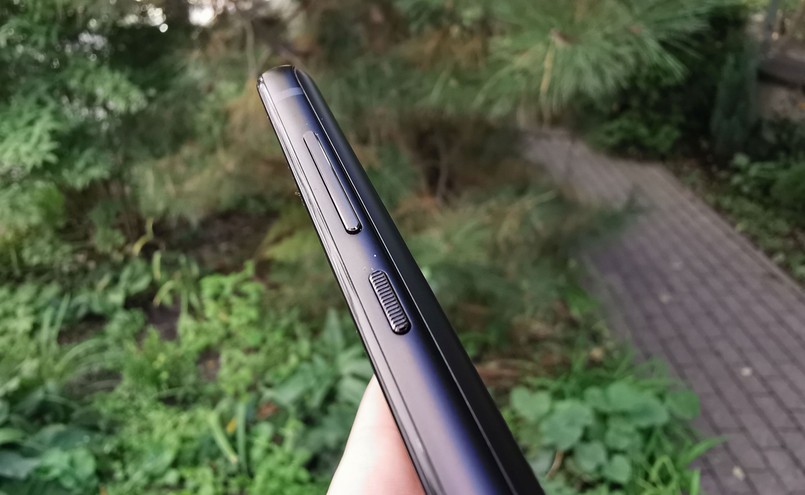 Motorola One Zoom