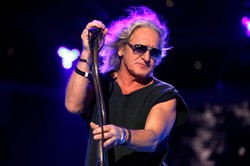 Rockandrollowiec Grzegorz Markowski ma brata... biskupa! Babcia płakała z rozpaczy...