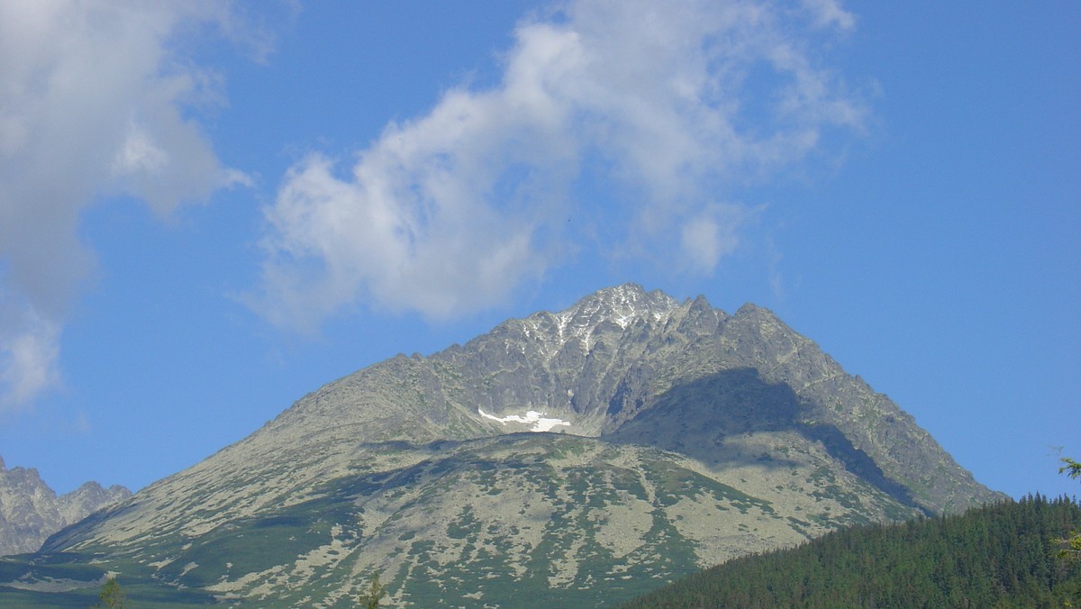 60-letni polski turysta zmarł podczas zejścia z Gerlacha, najwyższego szczytu Tatr (2655 m n.p.m.). Dostał zawału serca - informuje Horska Sluzba, odpowiednik polskiego TOPR-u.