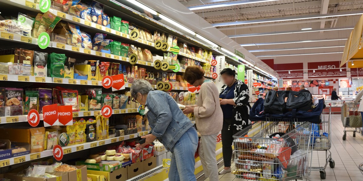 Większość producentów żywności skutecznie przerzuca wyższe koszty działalności na klientów.