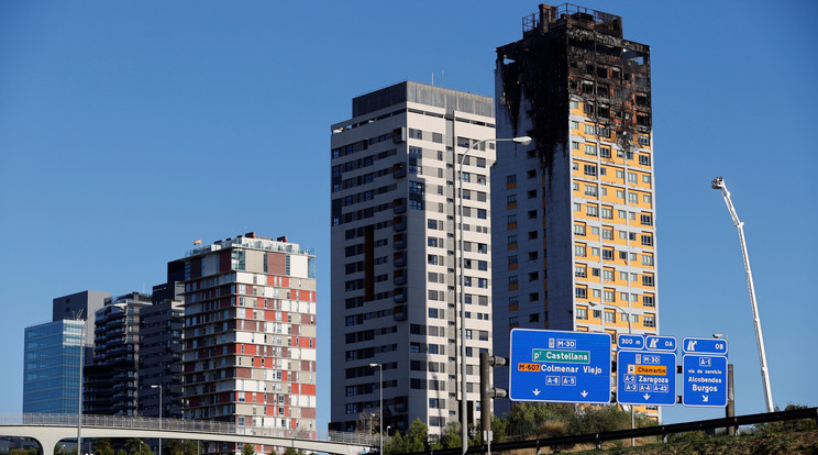 Kigyulladt egy toronyház Spanyolországban / Fotó: MTI EPA