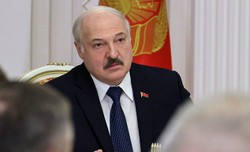 Łukaszenka w BBC: Możliwe, że białoruscy żołnierze pomagali migrantom przedostać się do Polski