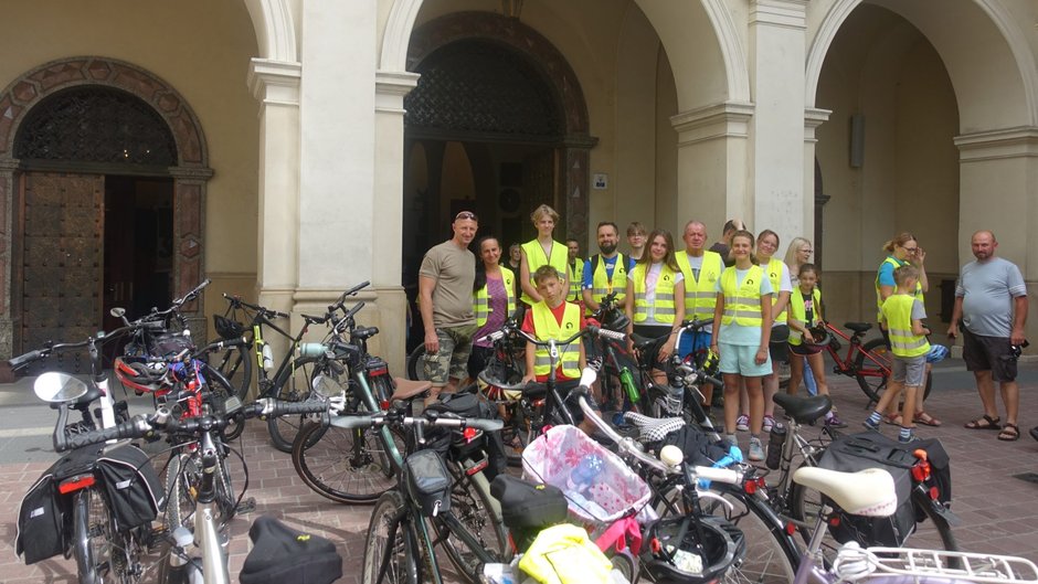 Trojaczki pielgrzymowały na Jasną Górę. „Przyjechaliśmy podziękować za cud, którym obdarzył nas Bóg”