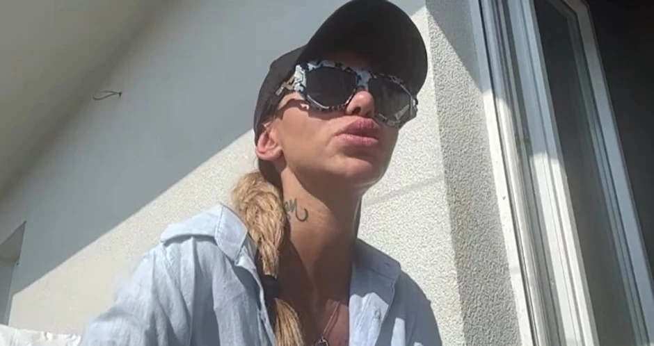 Aneli Ahmić, dom