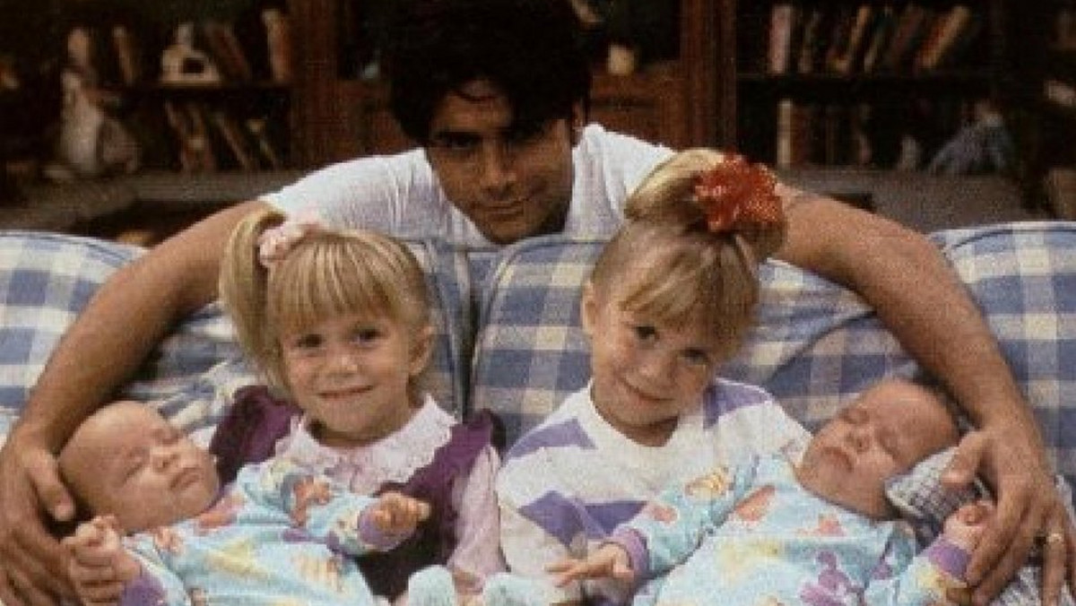 Mary-Kate i Ashley Olsen ogłosiły, że nie pojawią się w serialu "Fuller house". Wiadomość tę postanowił skomentować John Stamos, czyli ekranowy wujek Jesse.