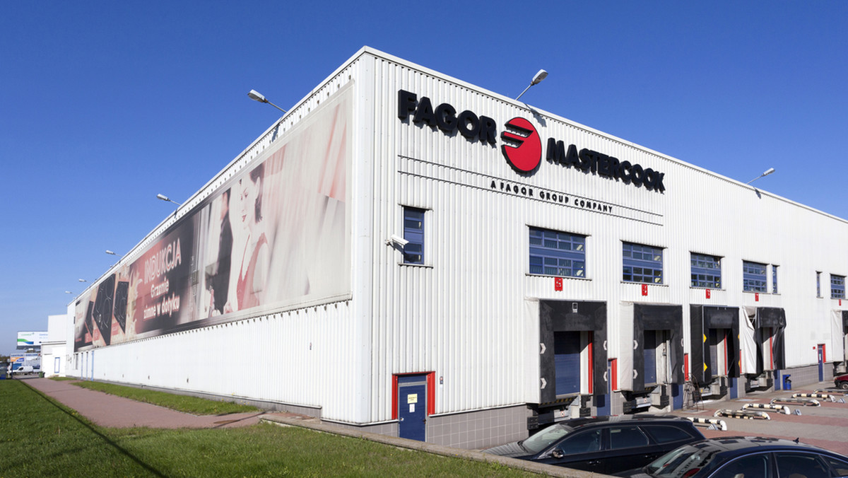 Blisko 1120 osób straci pracę do końca maja 2014 r. w wyniku planowanych zwolnień grupowych w zakładach FagorMastercook - zapowiedziała w oświadczeniu syndyk fabryki Teresa Kalisz. FagorMastercook jest jednym z największych producentów sprzętu AGD w Polsce.