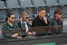 Kad Totijeva ćerka SLAVI PUNOLETSTVO, Rim je na nogama: Prelepa Šanel zakupila zamak, slavni fudbaler oči u oči sa bivšom ženom koja ga je BESRAMNO VARALA I OČERUPALA POSLE RAZVODA