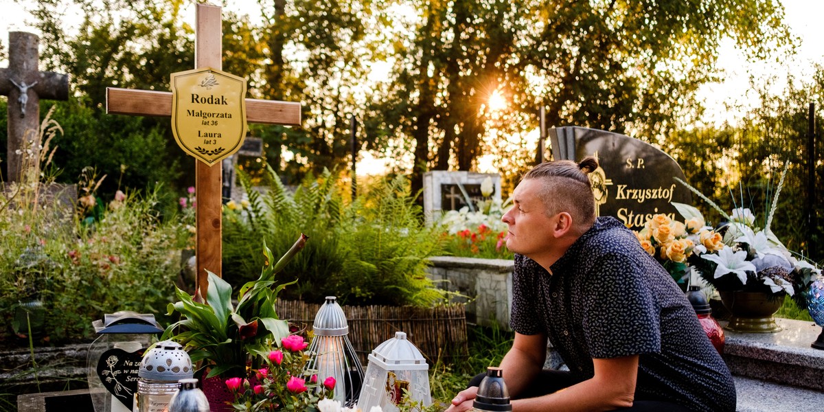 Andrzej Rodak (37l.) z Gilowic stracił w wypadku ciężarną żonę i córeczkę. Sprawcą tragedii jest lekarz laryngolog. 