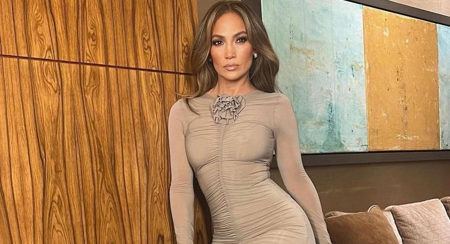 Jennifer Lopez uwielbia tę polską markę. Jej projekty możesz kupić teraz taniej!