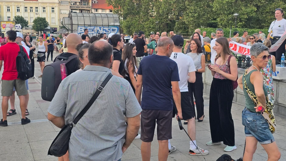 Zbor okupljanje, protest Palilula