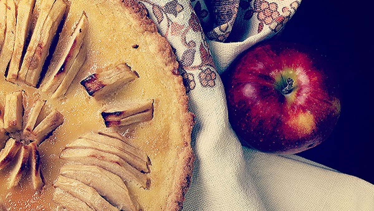 Jeśli szukasz pomysłu na oryginalne walentynkowe danie lub deser, tarta będzie wyborem doskonałym. Prosta receptura daje mnóstwo możliwości łączenia smaków i aromatów. Tartę można podać na 1001 sposobów! Z niewielką pomocą spieszy… Delecta.