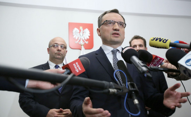 Ministerstwo Sprawiedliwości przekonuje: Kandydaci na asesorów spełniali wszystkie ustawowe wymogi formalne