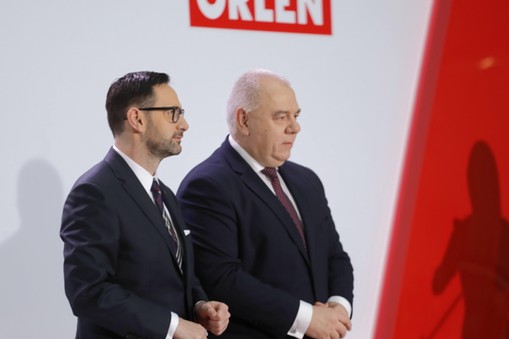 Prezes zarządu PKN ORLEN Daniel Obajtek i wicepremier, minister aktywów państwowych Jacek Sasin.