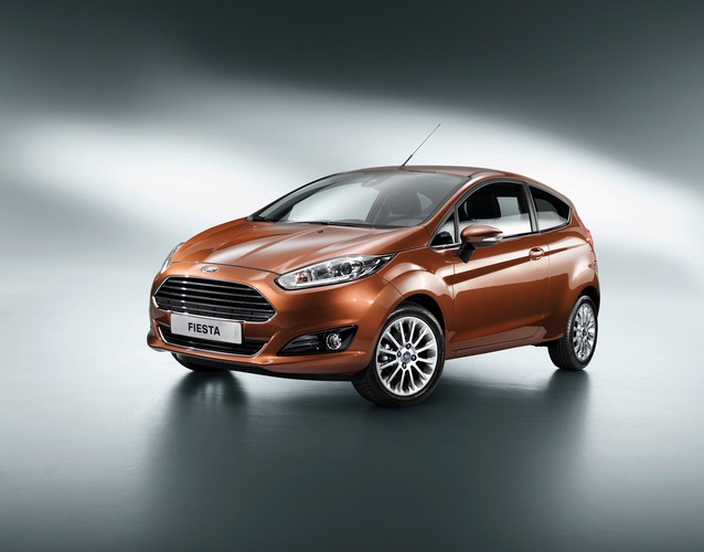 Nowy Ford Fiesta  Nowy Ford Fiesta – najlepiej sprzedający się samochód miejski w Europie. Fiesta będzie oferowana z silnikiem benzynowym EcoBoost o pojemności 1 litra, nagrodzonym tytułem „Międzynarodowego Silnika Roku 2012”. Nowy Ford Fiesta wyposażony w tę jednostkę będzie odznaczał się najniższym w klasie zużyciem paliwa. Nowy Ford Fiesta wejdzie do sprzedaży pod koniec tego roku.