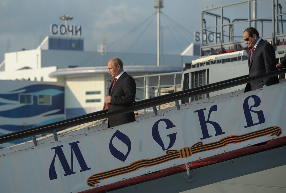 Władimir Putin wizytujący krążownik Moskwa w 2014 r.