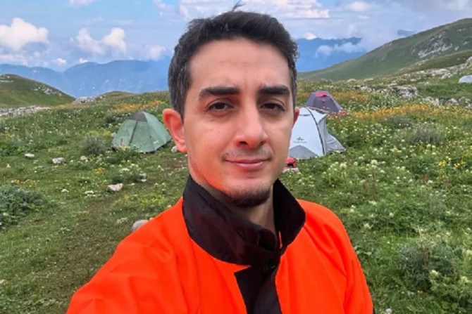 Influenser Ruhi Čenet