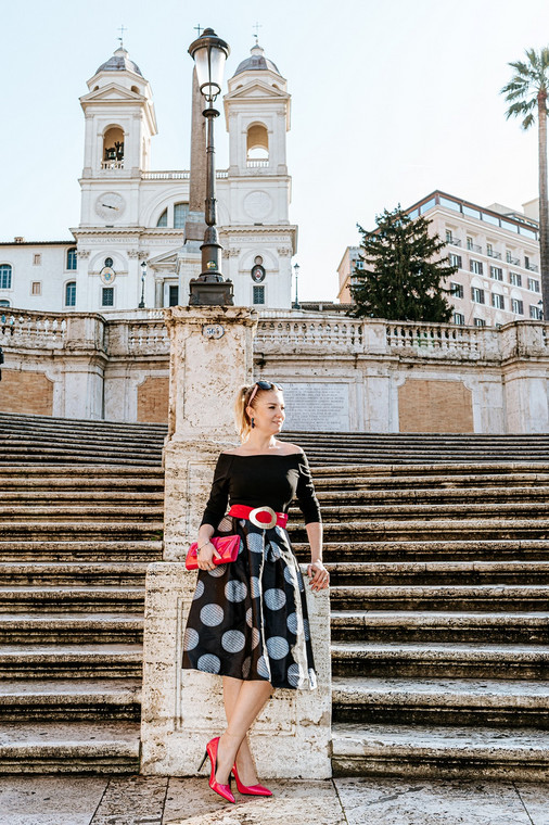 Schody Hiszpańskie to jedno z najbardziej popularnych wśród turystów miejsc w Rzymie — przyznaje Magdalena Wolińska-Riedi