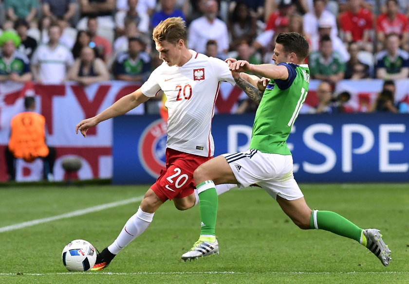 Polacy walczą z Irlandią Północną w pierwszym meczu mistrzostw Europy