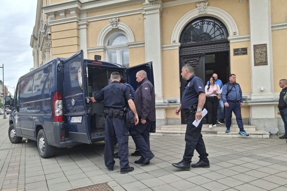 ISKASAPIO MAČETOM POLICAJCA, PA OSUĐEN NA SAMO 5,5 GODINA! Doneta presuda u slučaju jezivog napada u Mionici: "Osuđen je minimalno"