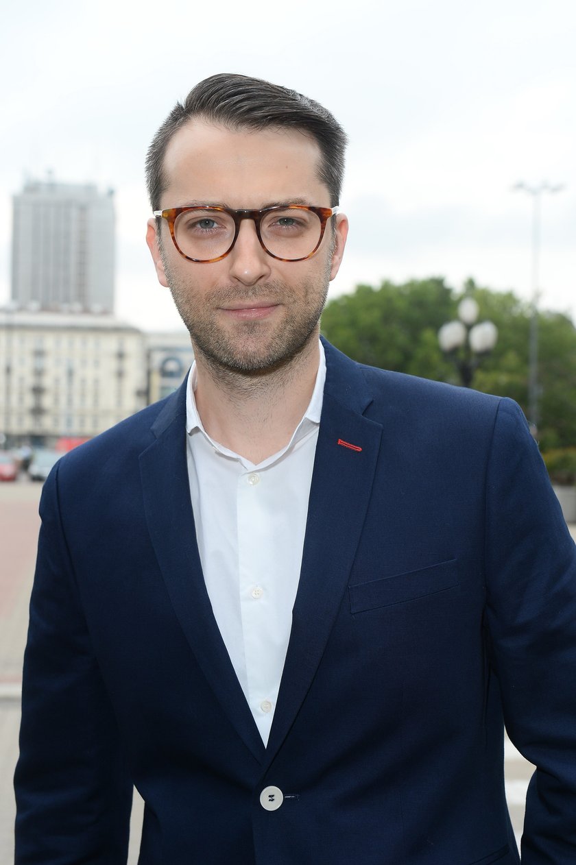 Filip Bobek pozuje