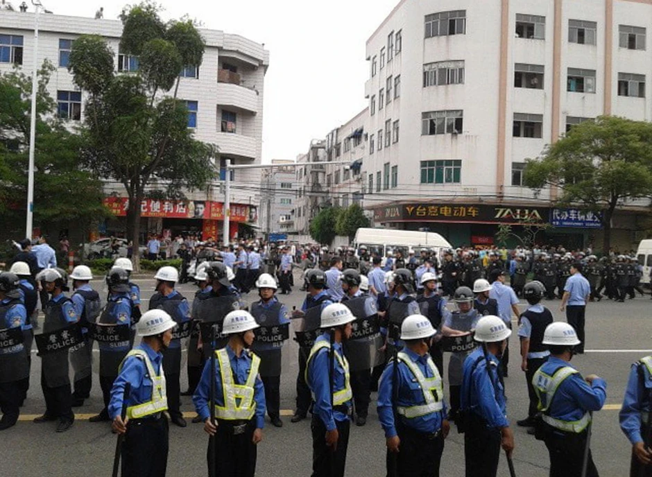 Policija je privela desetine radničkih aktivista