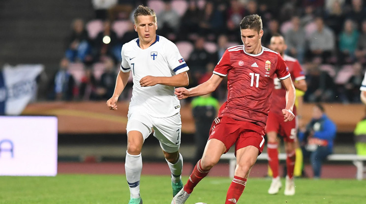 Sallai (pirosban) és a magyar válogatott a finnek elleni szombati vereség után javítani szeretne hazai pályán /Fotó: MLSZ
