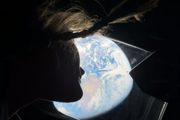 TOALET OD 23 MILIONA EVRA PRESTAO DA RADI USRED SVEMIRA! Novi peh tokom misije NASA: Astronauti osetili PALJEVINU, kontrola leta im se HITNO obratila (FOTO)