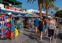 Wyspy Kanaryjskie nie chcą tylu turystów. Wielotysięczny protest