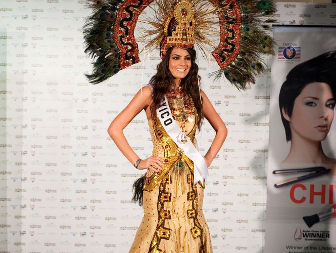 Miss Meksyku  w stroju narodowym