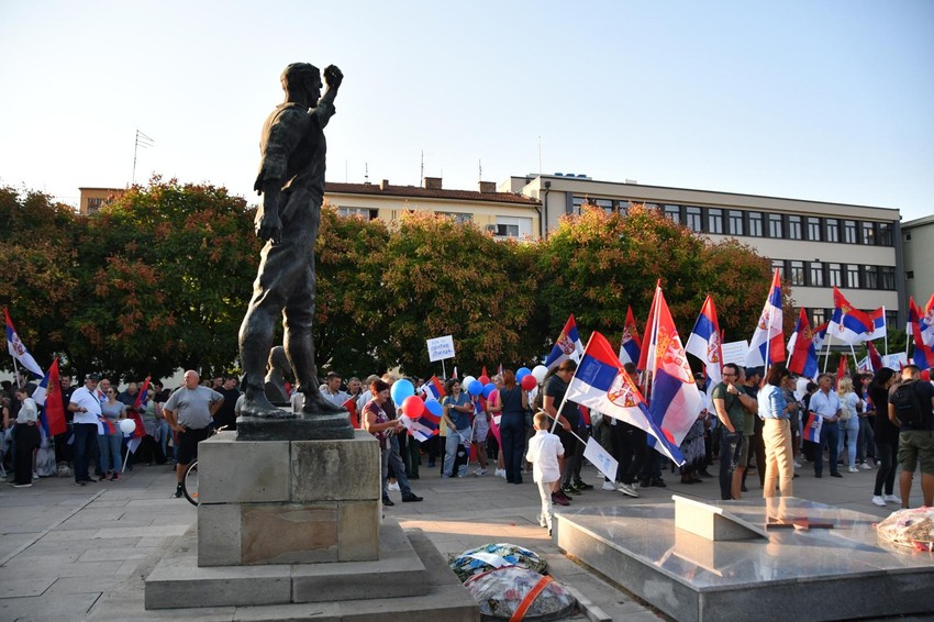 Okupljanja građana protiv blokada Ub
