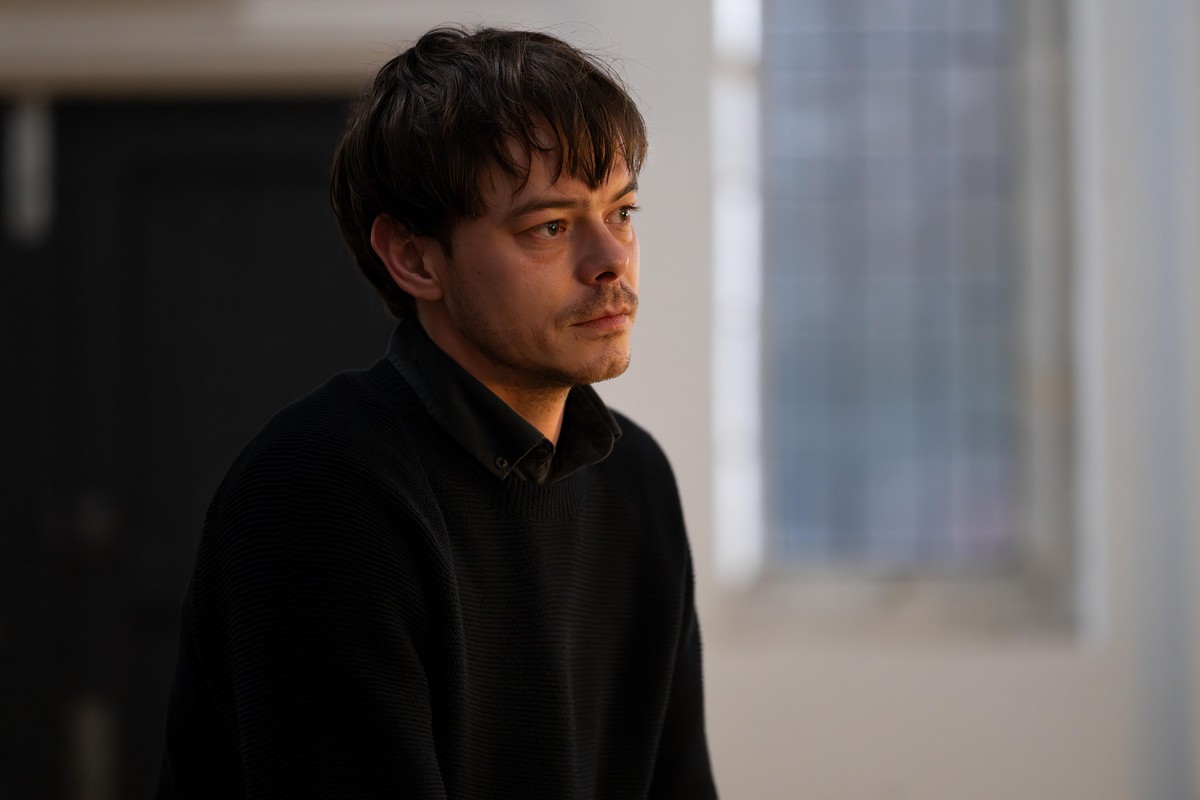 Charlie Heaton w czwartym sezonie serialu "Branża"