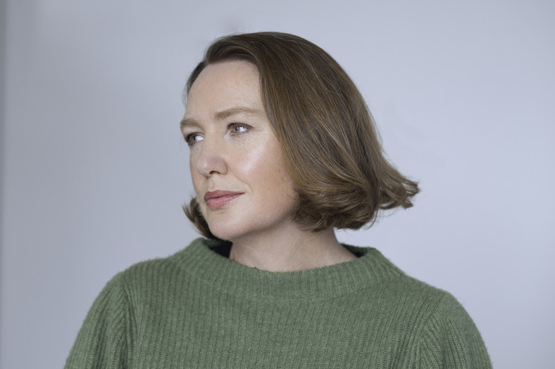 Paula Hawkins 