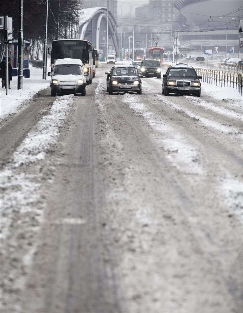 5 cm śniegu i Polska nie robi!