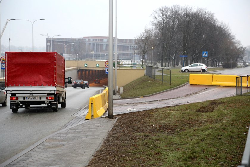 Zamknięty zjazd z Wybrzeża Kościuszkowskiego w stronę CN Kopernik