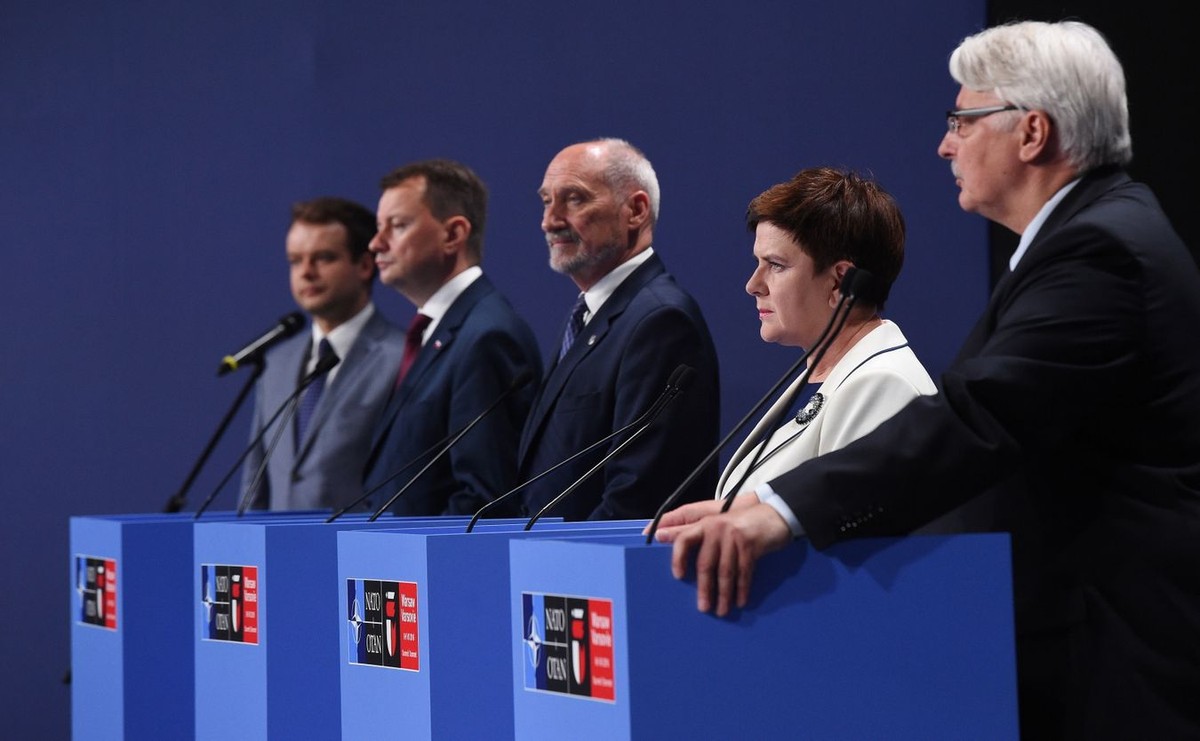 Jak dopiąć budżet, by spełnić polityczne obietnice. Ministrowie gorączkowo szukają pieniędzy