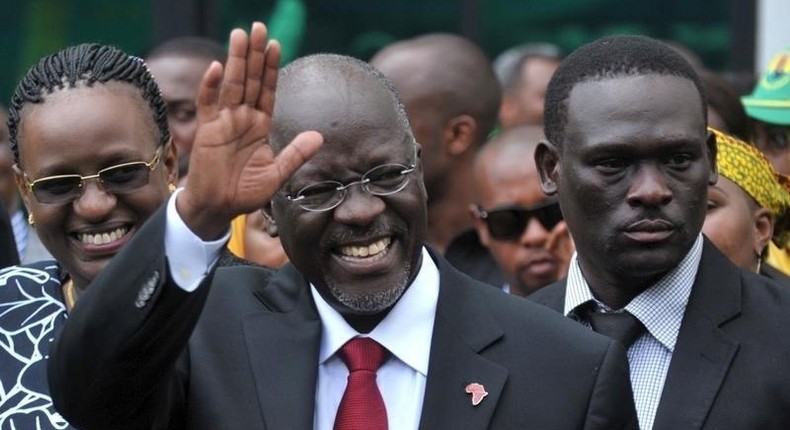 Tanzania's President elect John Pombe Magufuli salutes members of the ruling Chama Cha Mapinduzi Party (CCM) at the party's sub-head office on Lumumba road in Dar es Salaam, October 30, 2015. REUTERS/Sadi Said